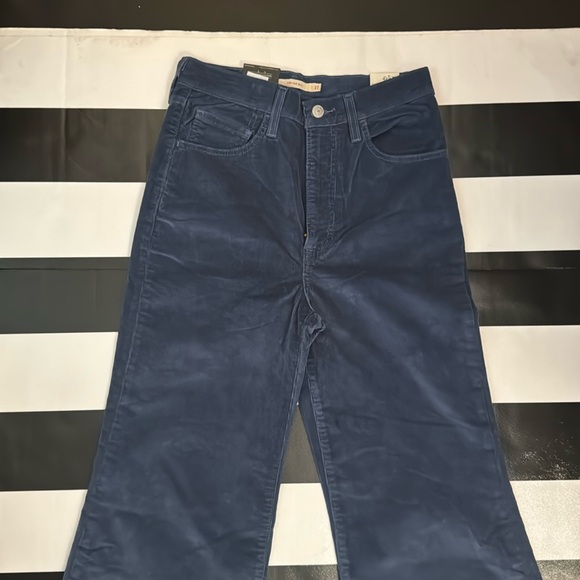 PREMIUM LEVIS RIBCAGE BELL CORDUROY - Picture 2 of 8